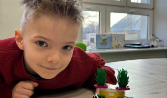 Lekcja robotyki w klasie 1